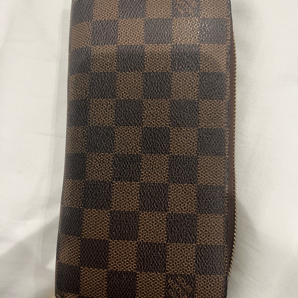 Louis Vuitton Zippy Wallet - Picture 8 of 9